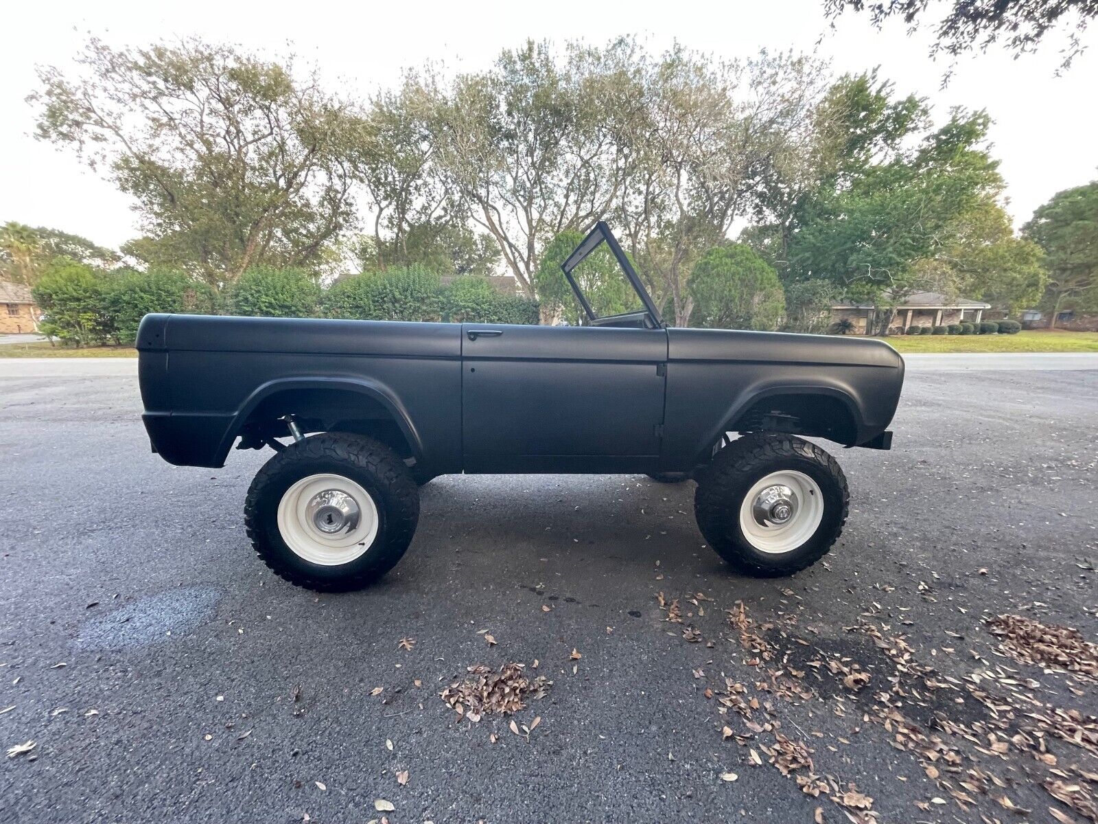 Ford-Bronco-1969-7