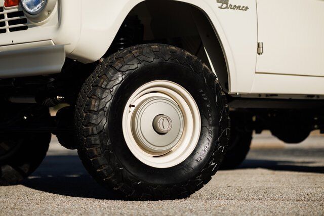 Ford-Bronco-1970-30