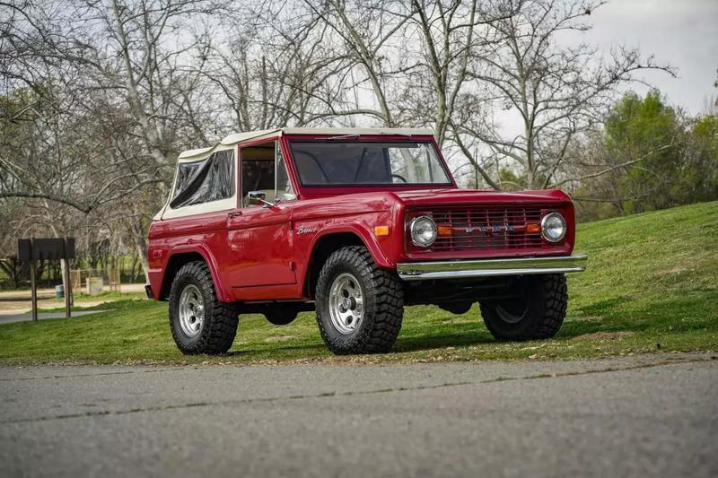 Ford-Bronco-1972-1