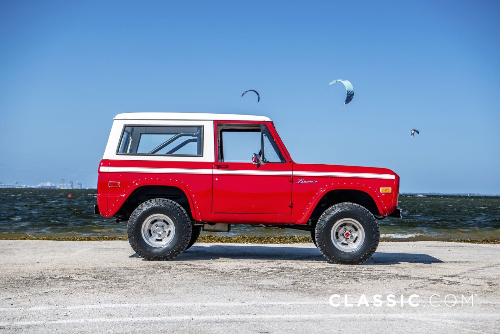 Ford-Bronco-1972-2