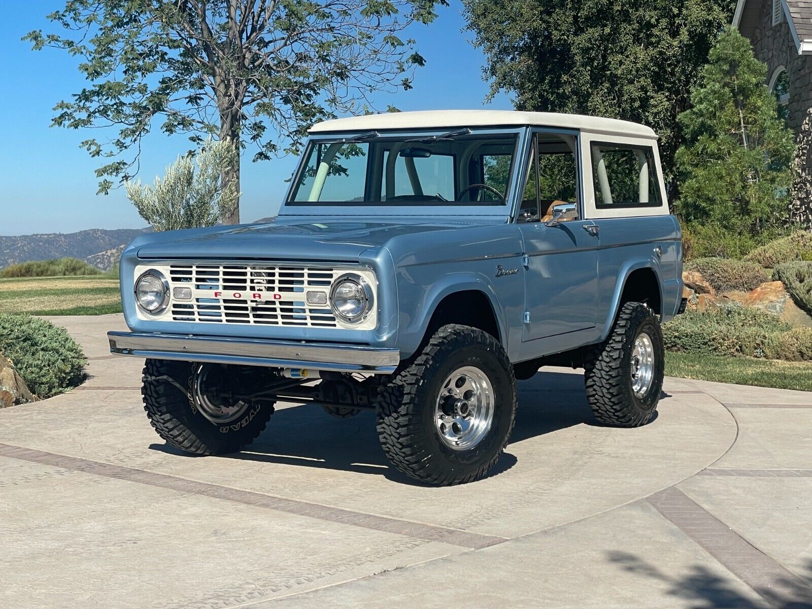 Ford-Bronco-1973-2