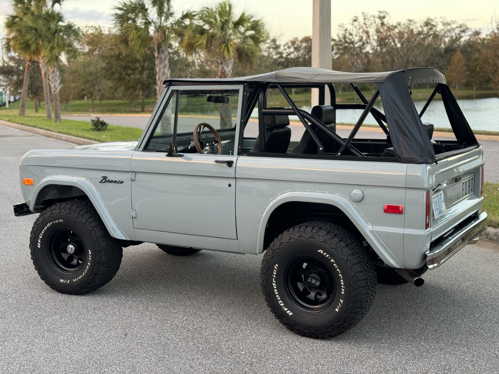 Ford-Bronco-1973-5