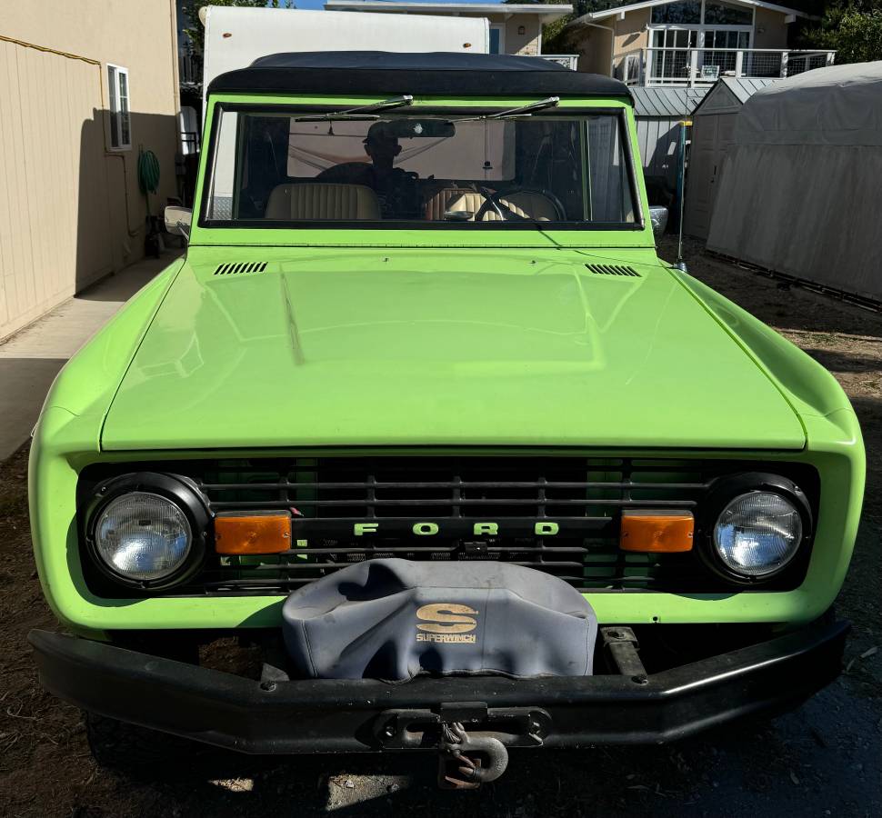 Ford-Bronco-1974-1