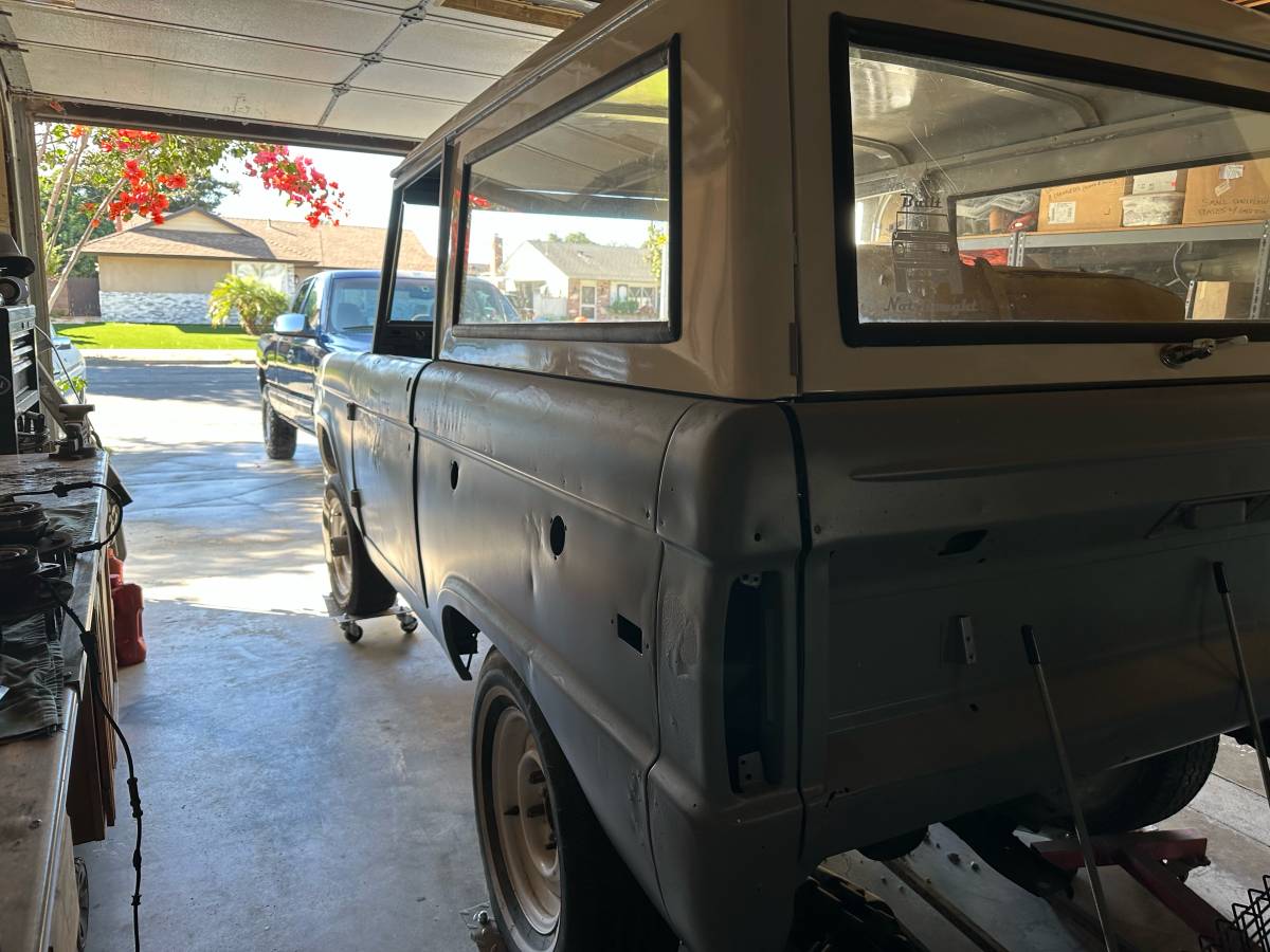 Ford-Bronco-1974-16