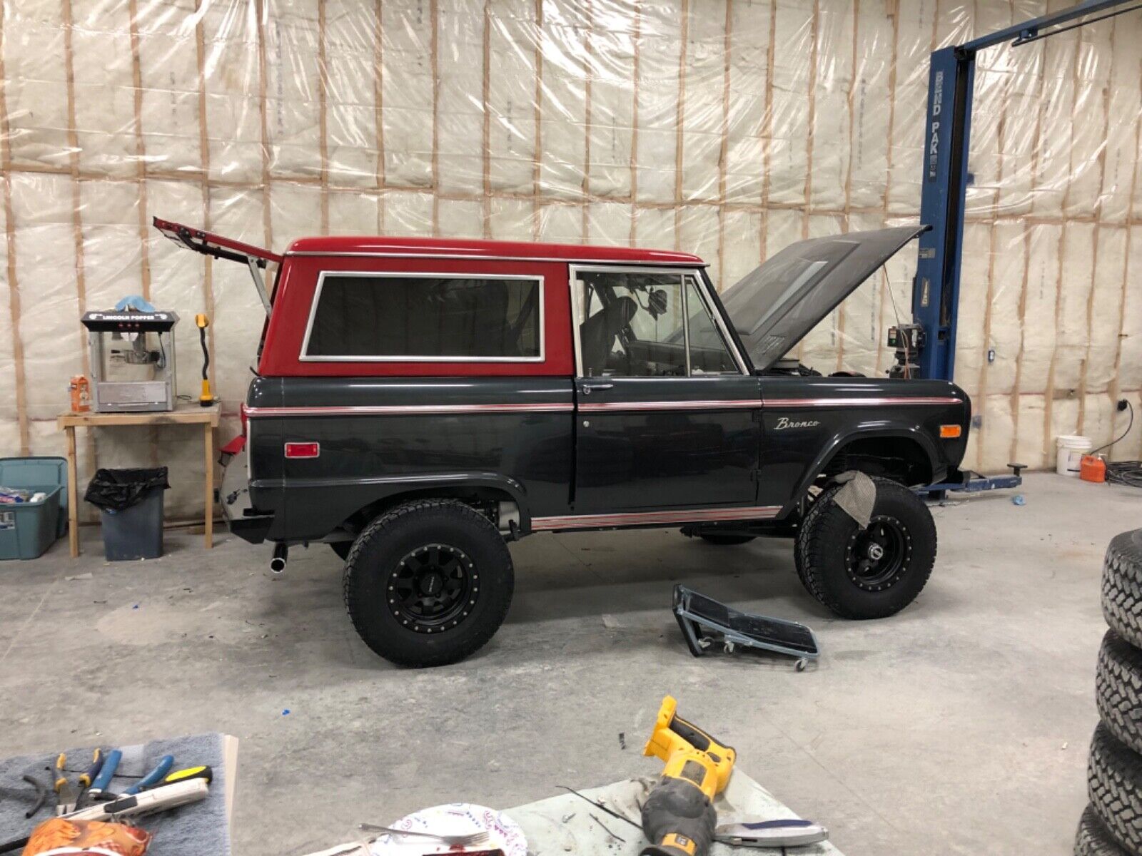 Ford-Bronco-1974-17