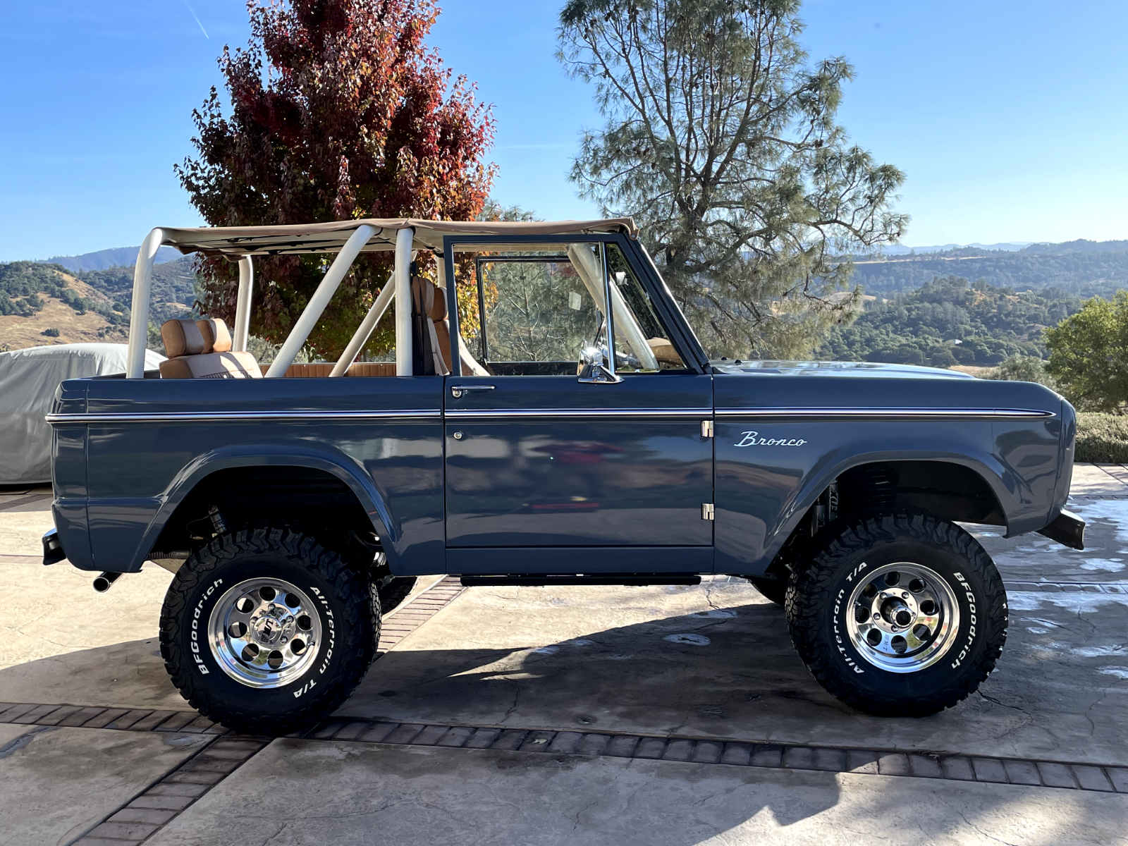 Ford-Bronco-1974-2