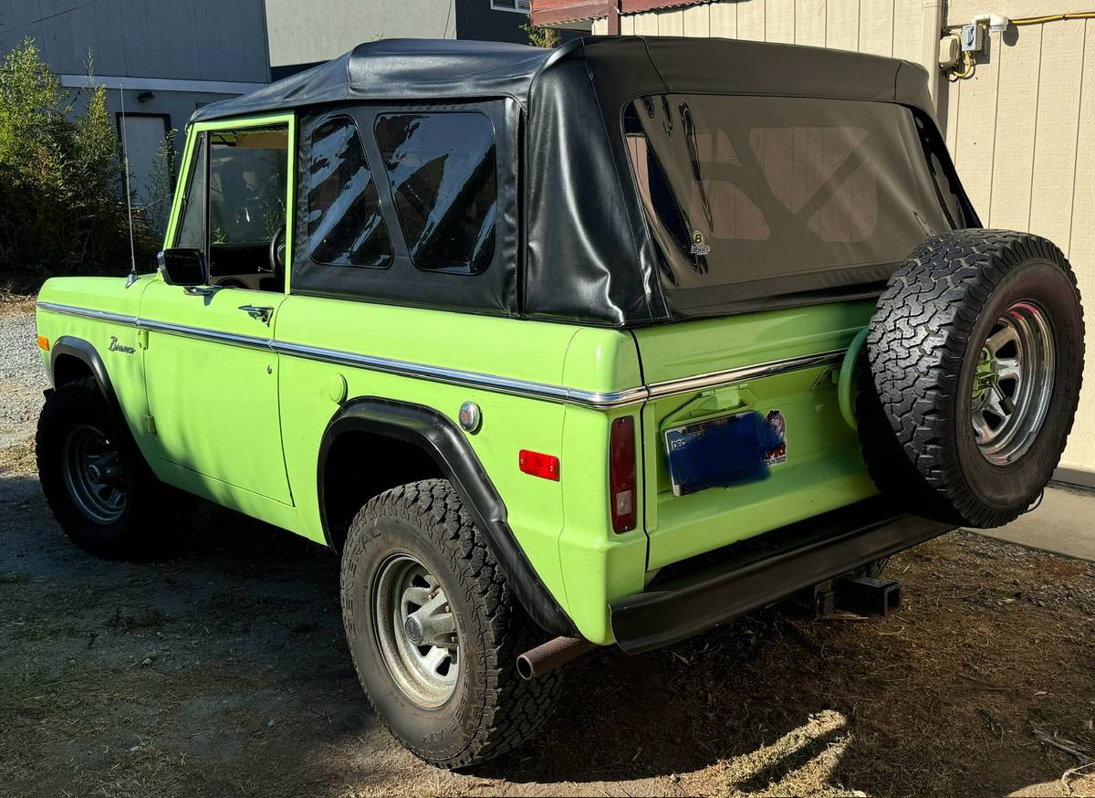 Ford-Bronco-1974-2