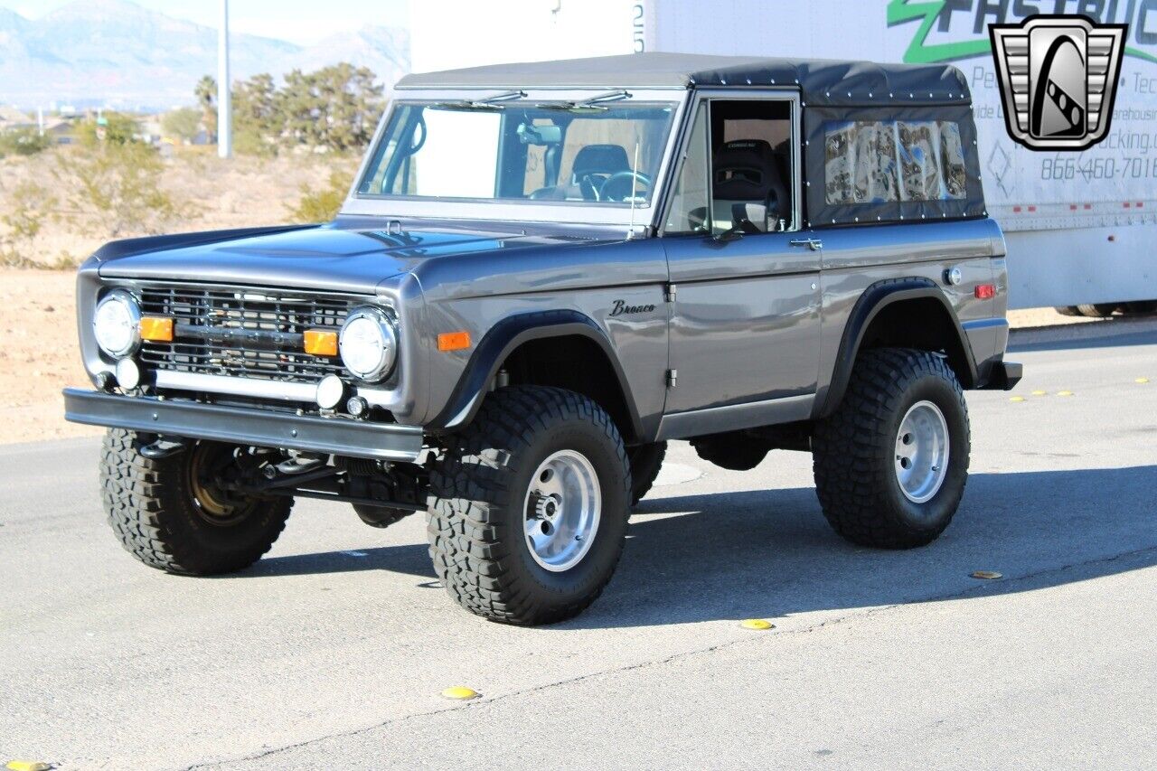 Ford-Bronco-1974-2