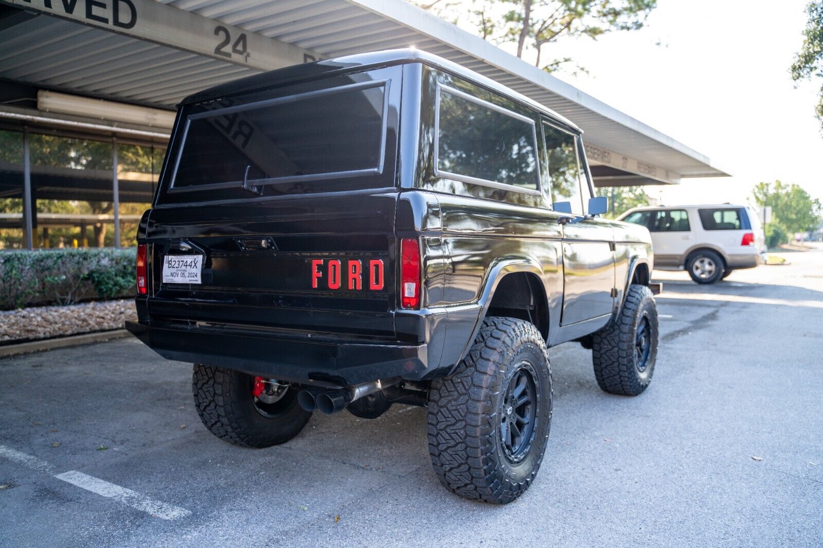 Ford-Bronco-1974-35