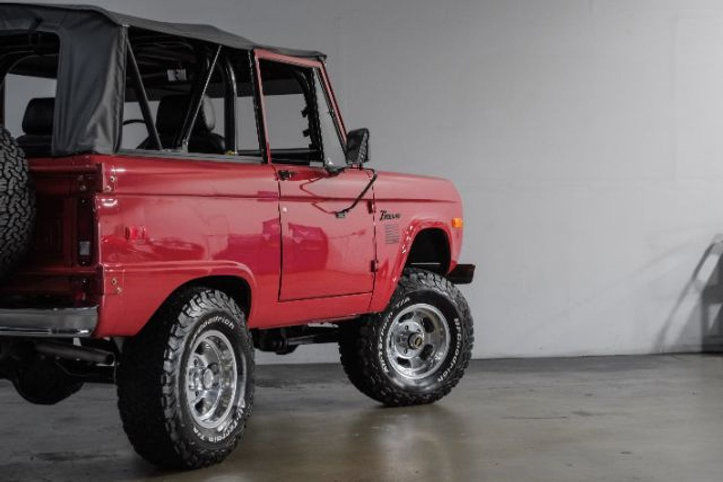 Ford-Bronco-1975-11