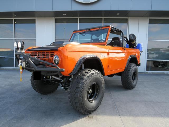 Ford-Bronco-1975-2