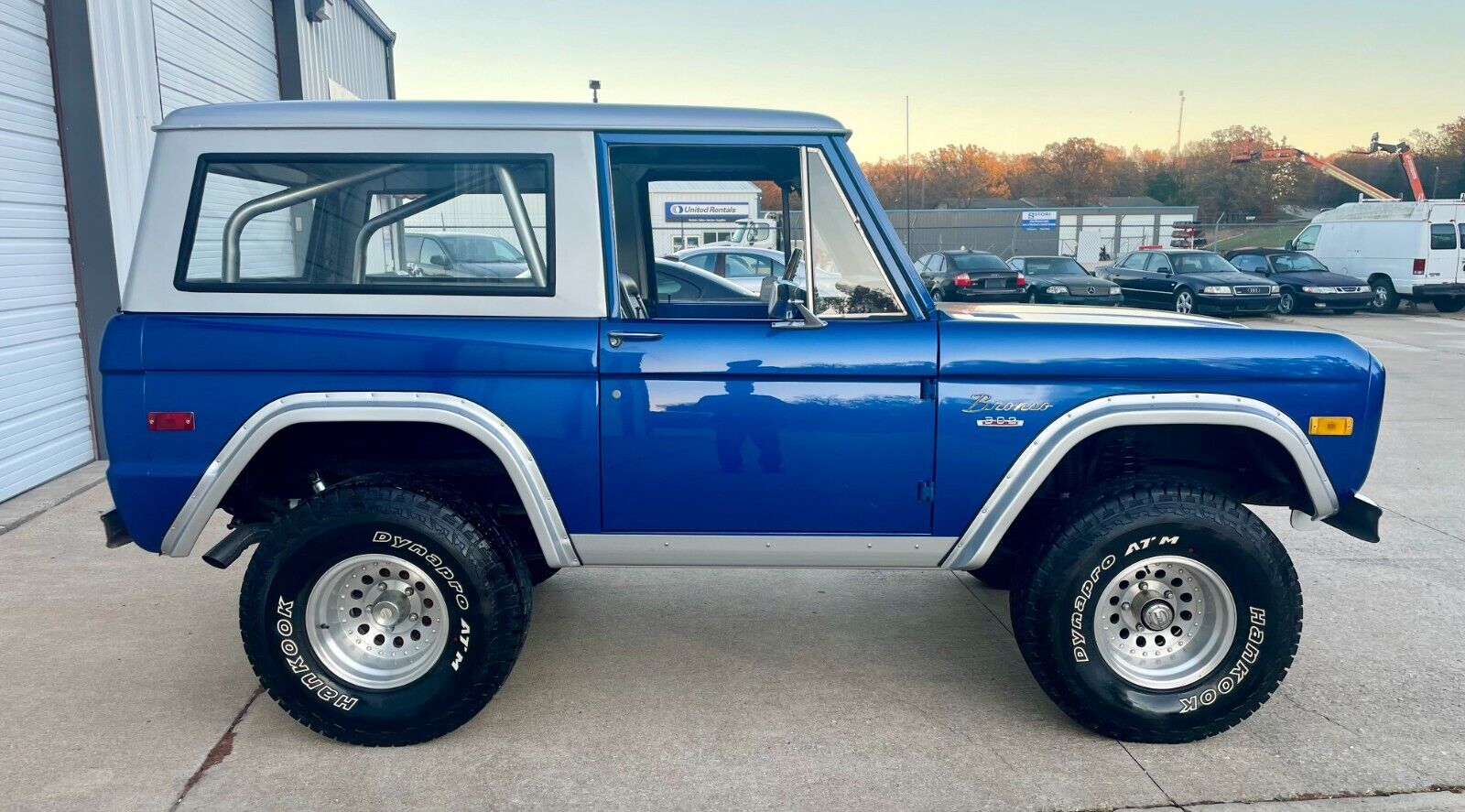 Ford-Bronco-1975-2