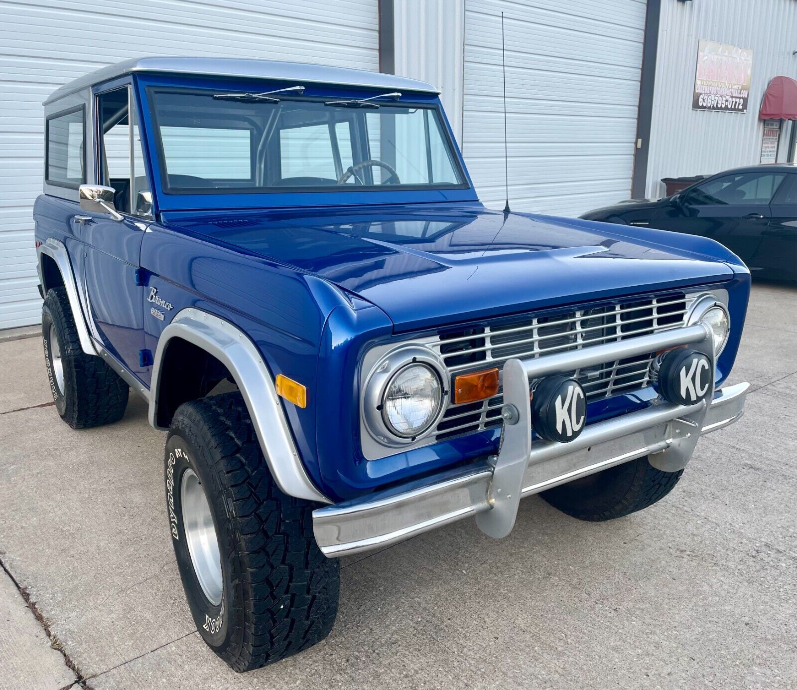 Ford-Bronco-1975-25