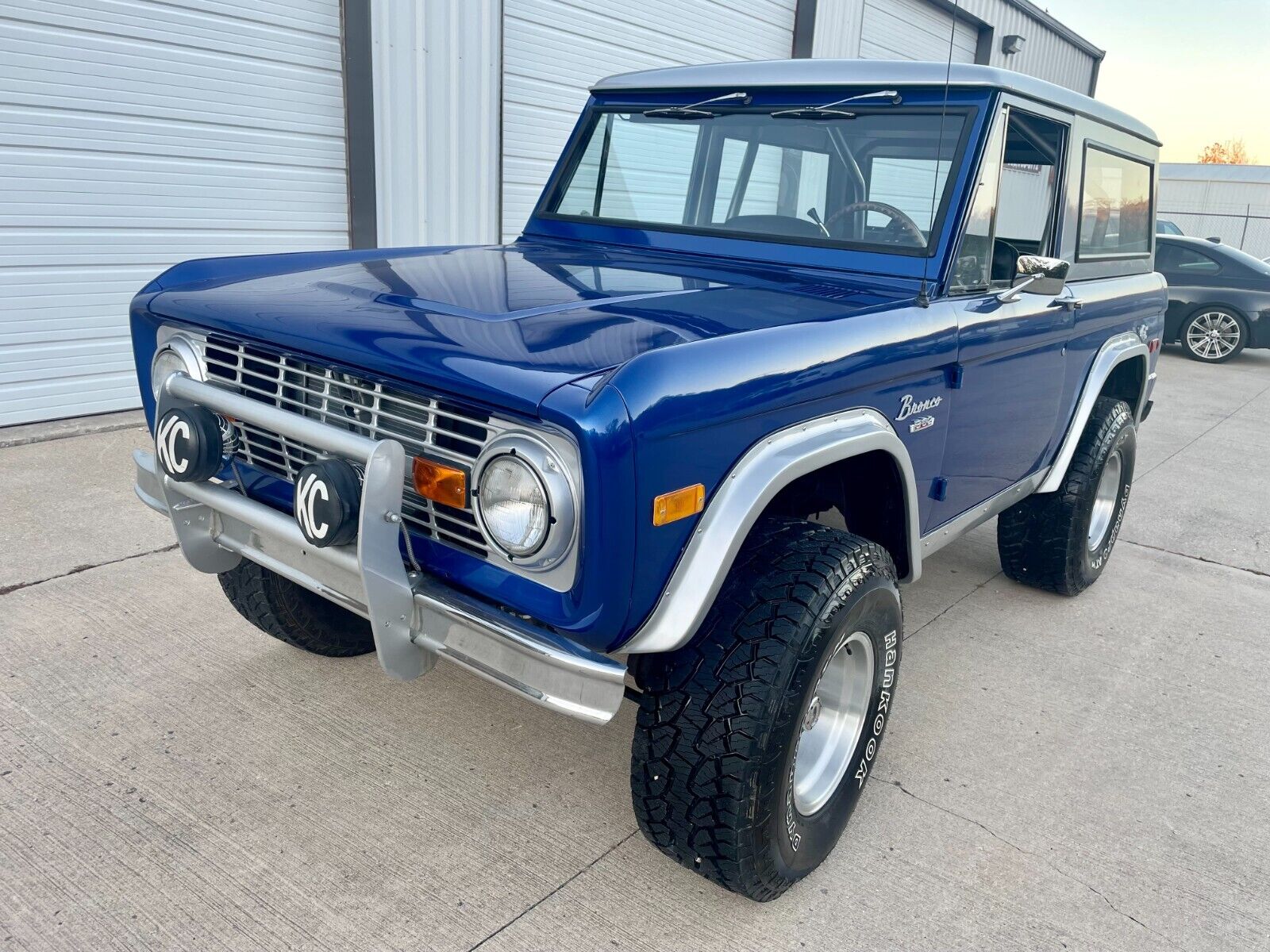 Ford-Bronco-1975-26