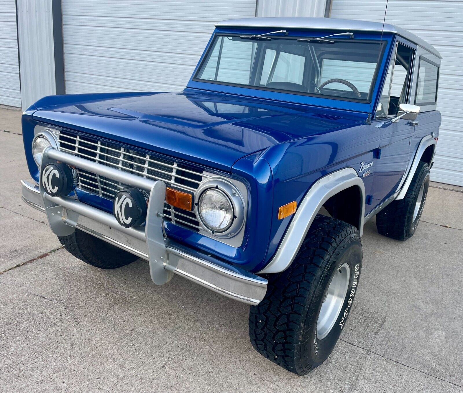 Ford-Bronco-1975-4