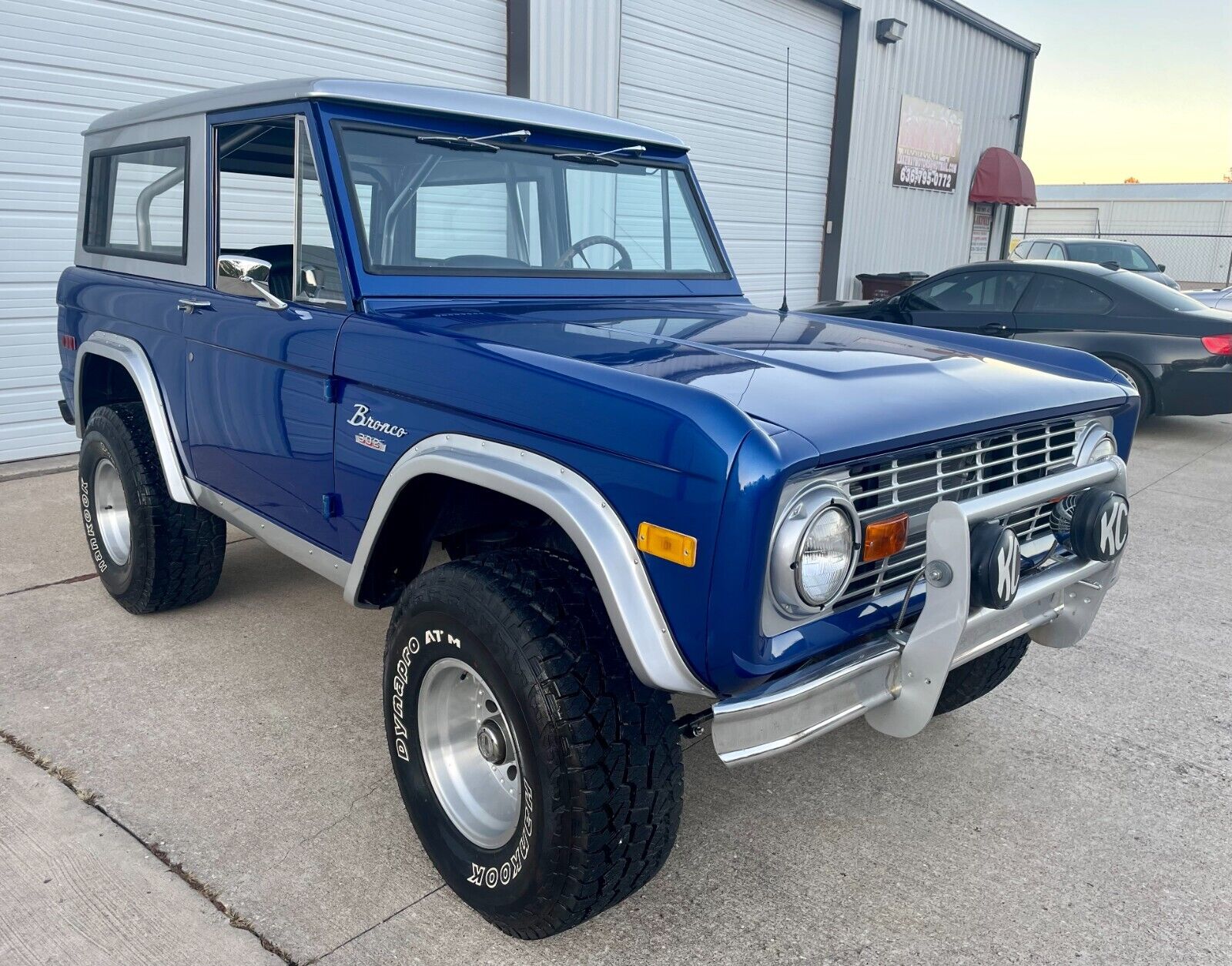 Ford Bronco  year1}