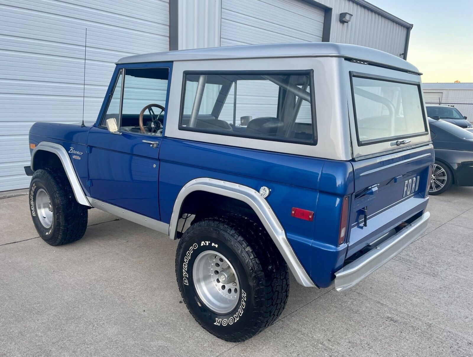 Ford-Bronco-1975-6