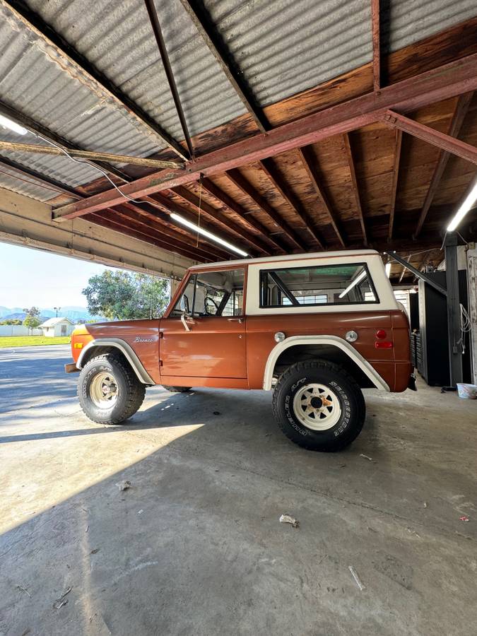 Ford-Bronco-1976-21