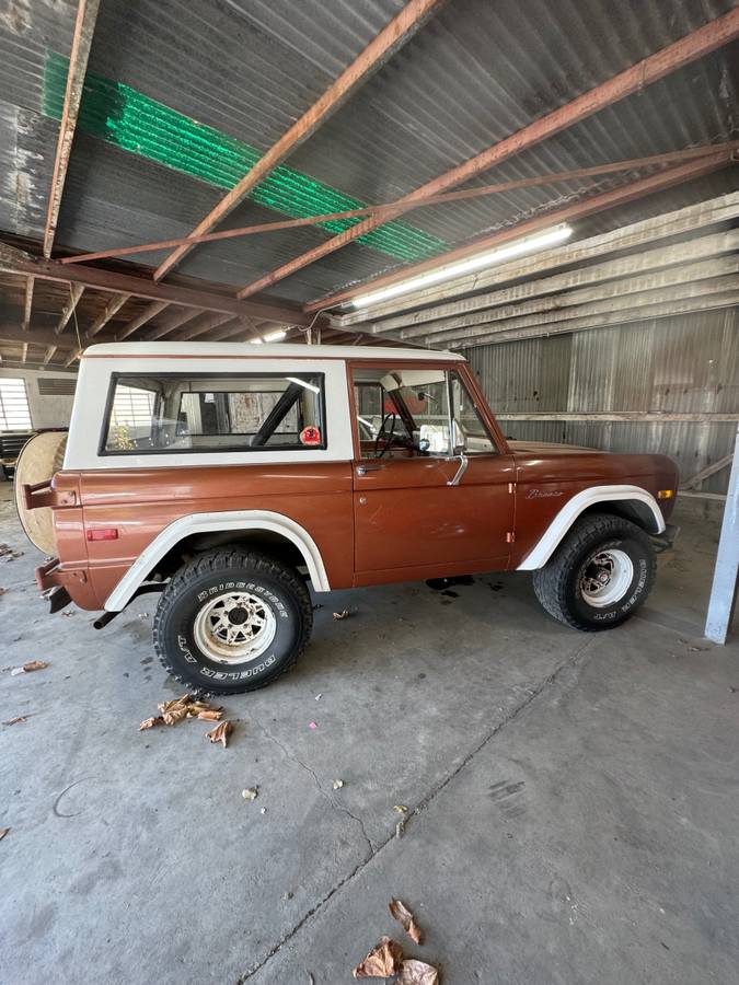 Ford-Bronco-1976-23