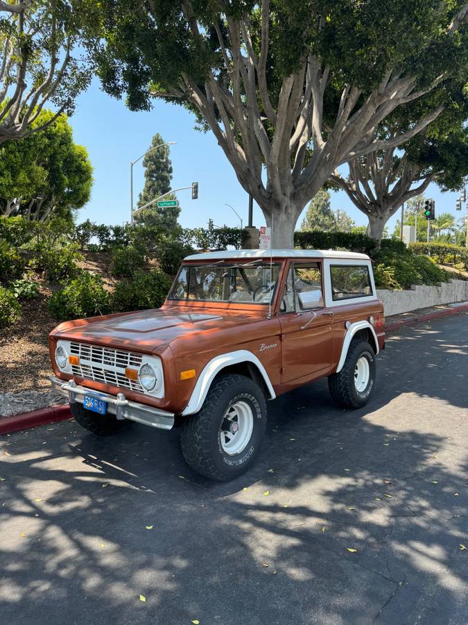 Ford-Bronco-1976