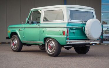 Ford-Bronco-1977-1