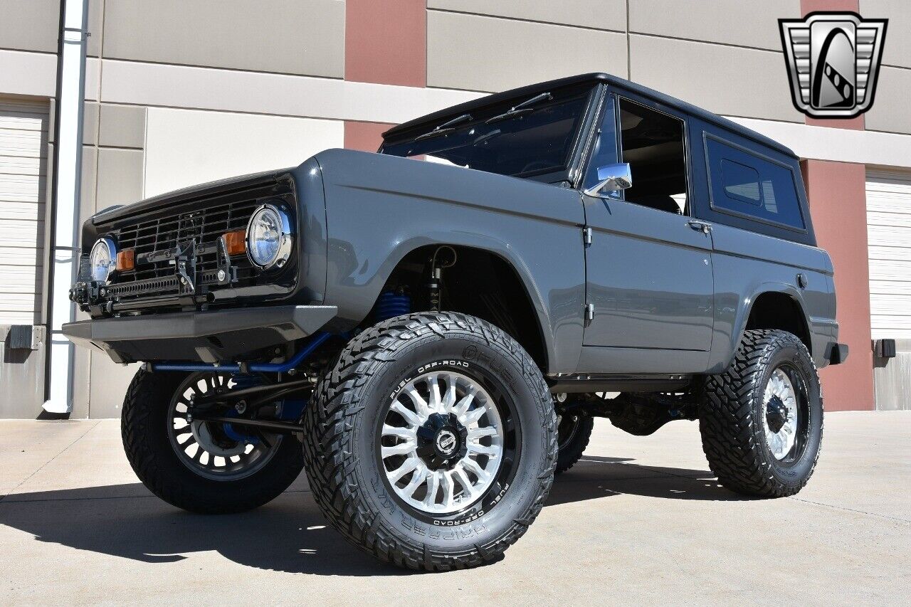 Ford-Bronco-1977-2