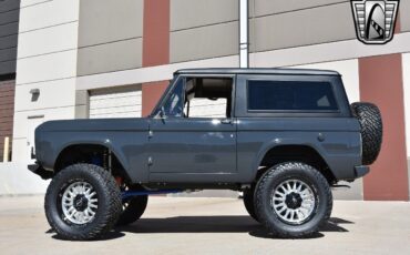 Ford-Bronco-1977-3