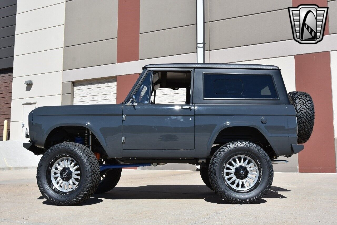 Ford-Bronco-1977-3