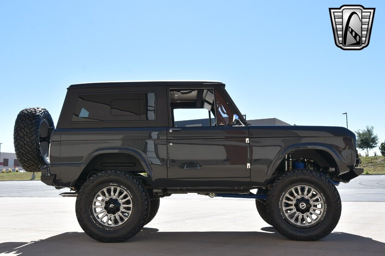 Ford-Bronco-1977-7