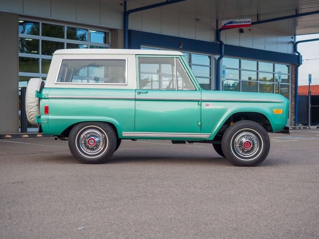 Ford-Bronco-1977-7