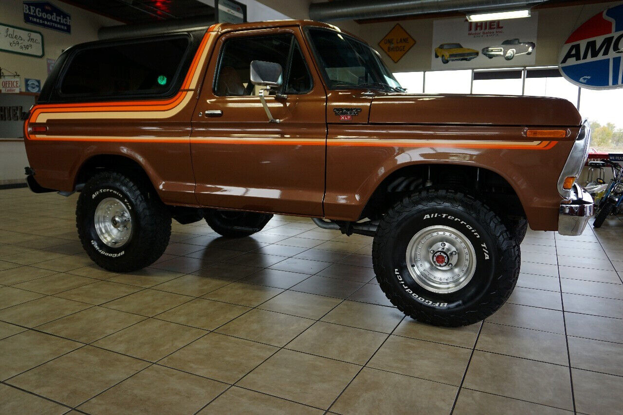 Ford-Bronco-1978-9