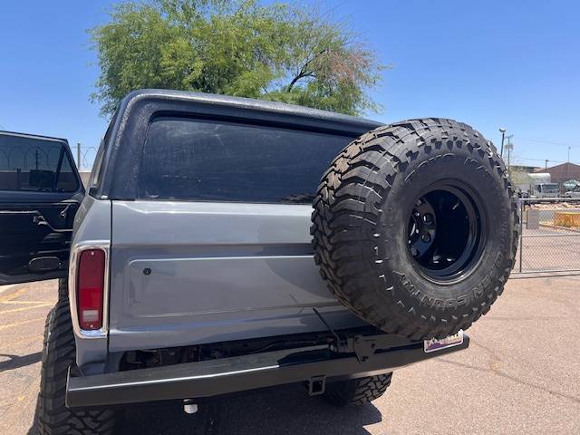 Ford-Bronco-1979-1