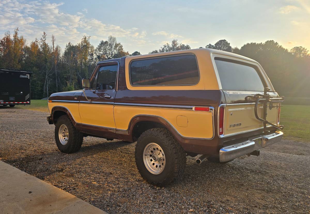 Ford-Bronco-1979-1