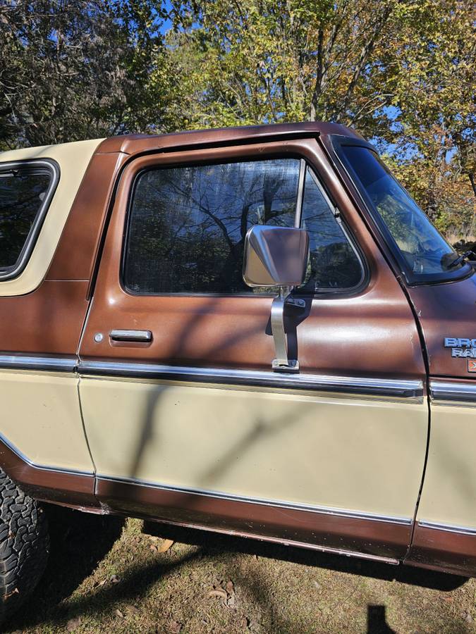 Ford-Bronco-1979-13