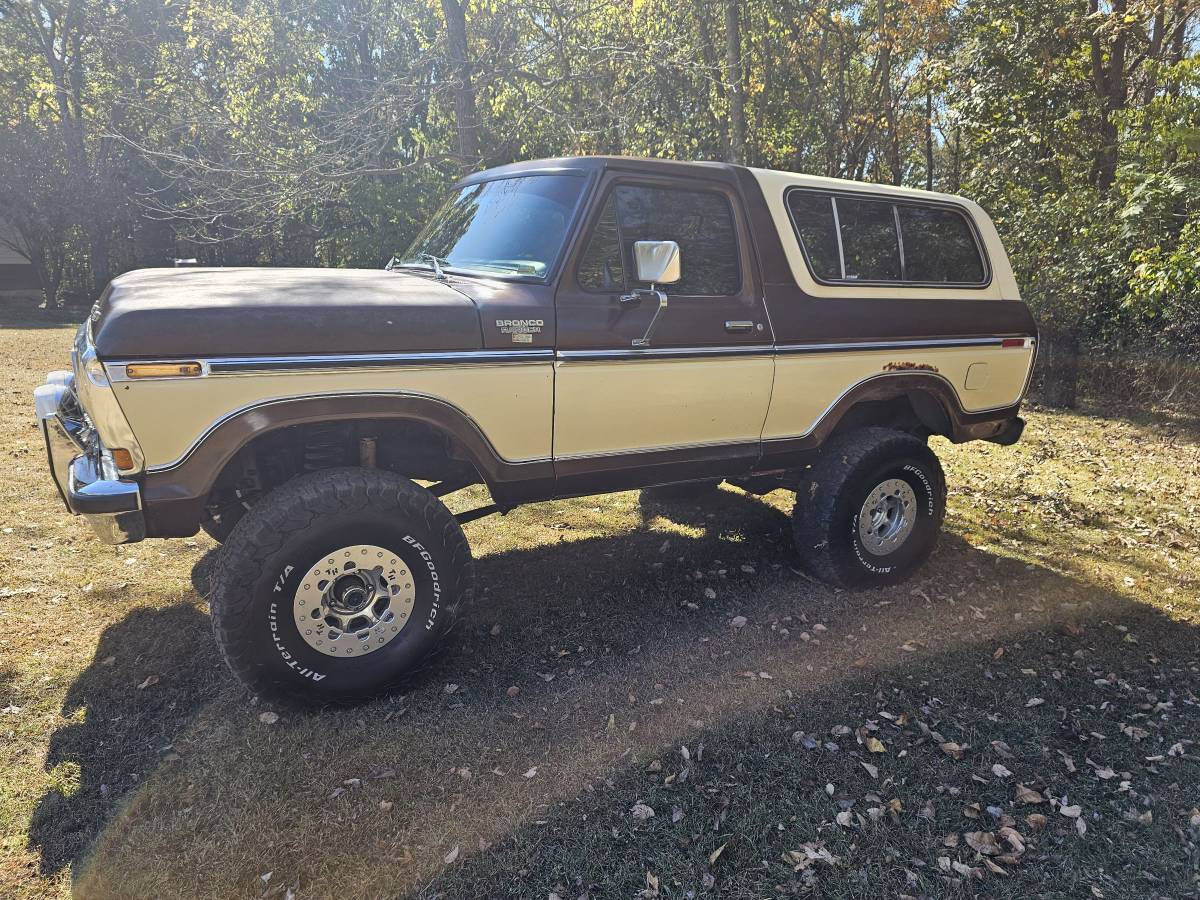 Ford-Bronco-1979-2