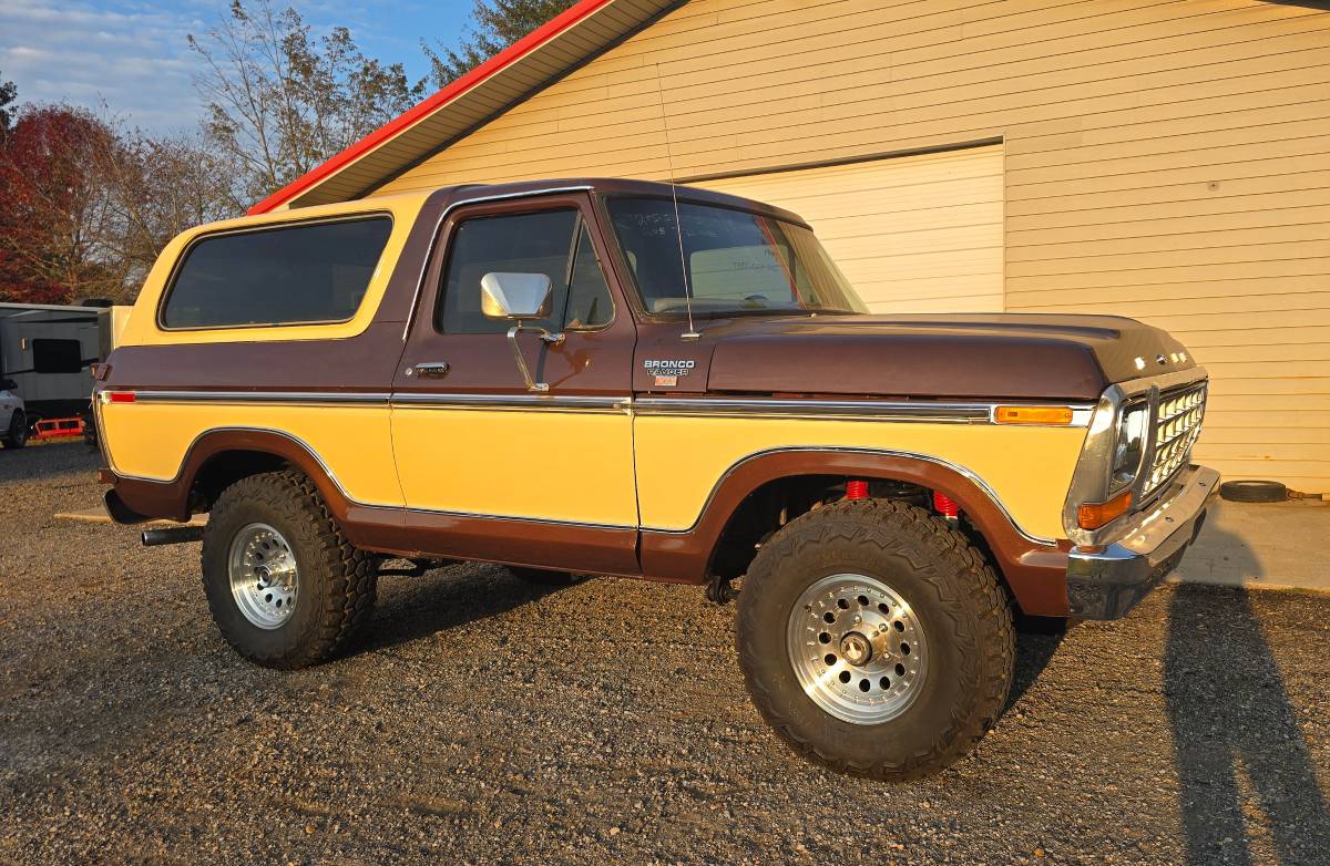 Ford-Bronco-1979-2