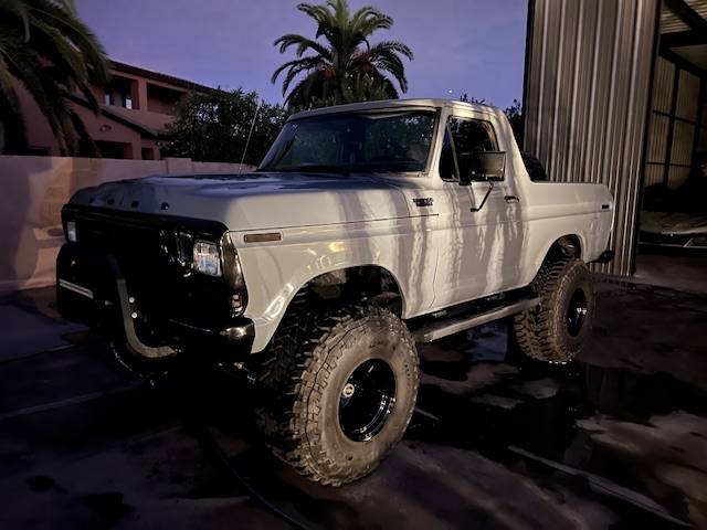 Ford-Bronco-1979-6