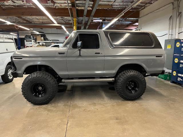 Ford-Bronco-1979-7