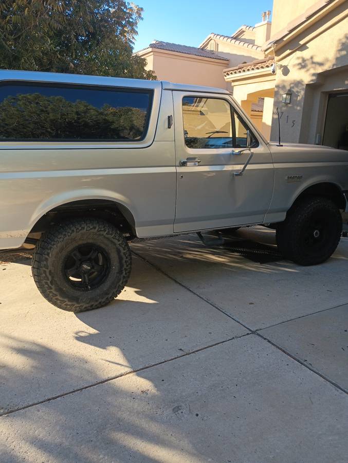 Ford-Bronco-1986-15