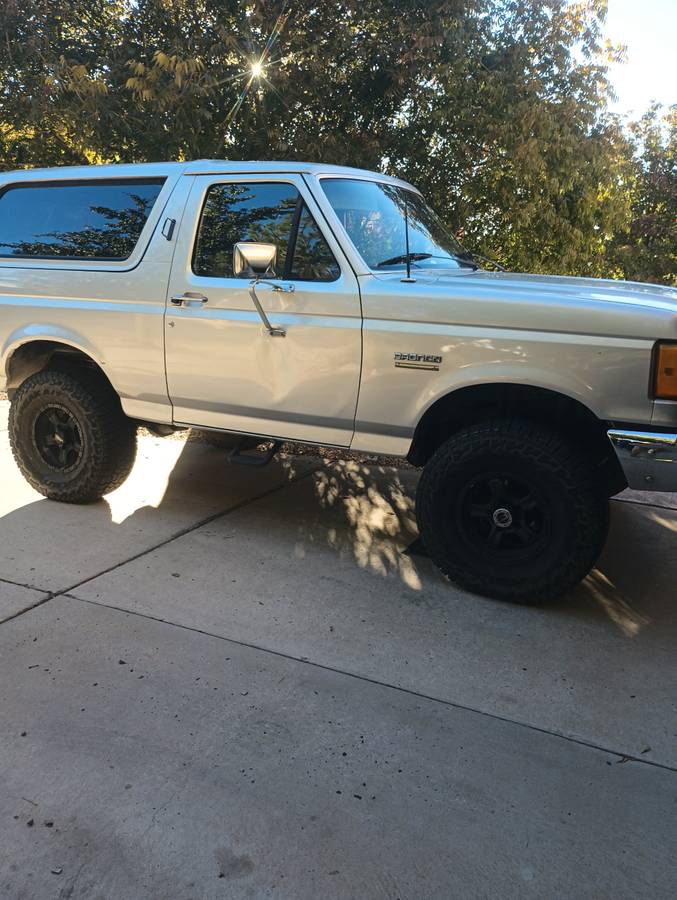 Ford-Bronco-1986-16