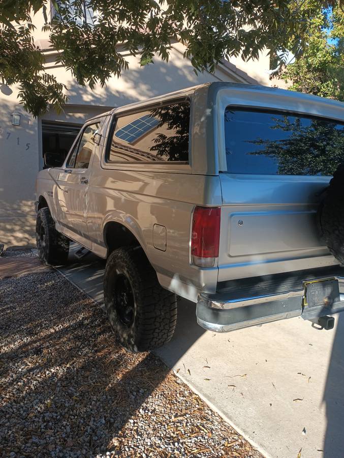 Ford-Bronco-1986-17