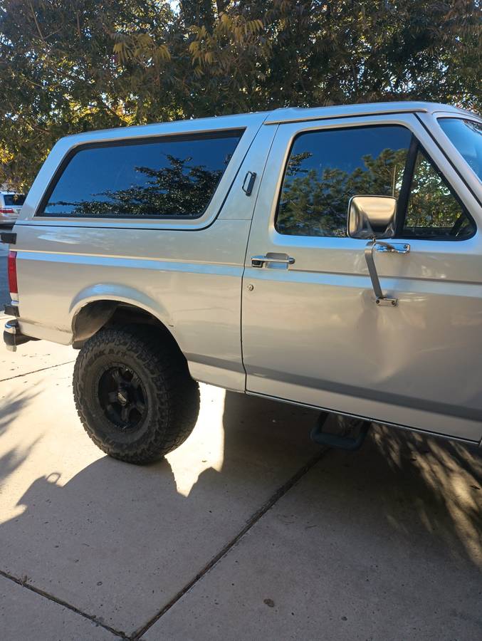 Ford-Bronco-1986-20