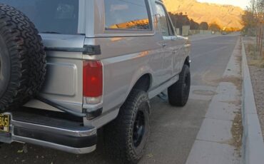 Ford-Bronco-1986-7