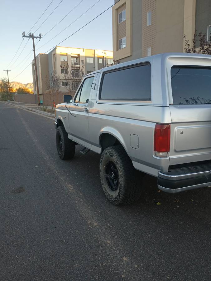 Ford-Bronco-1986-8