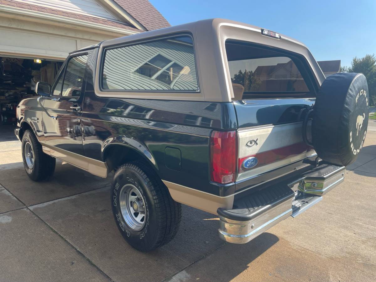 Ford-Bronco-1989-2