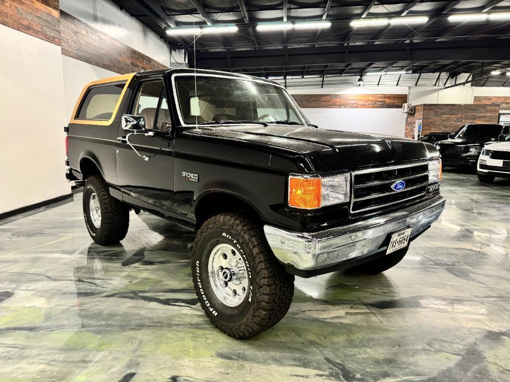 Ford-Bronco-1989-2