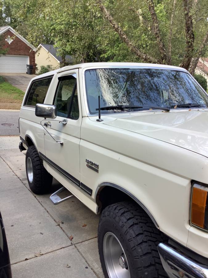 Ford-Bronco-1989-3