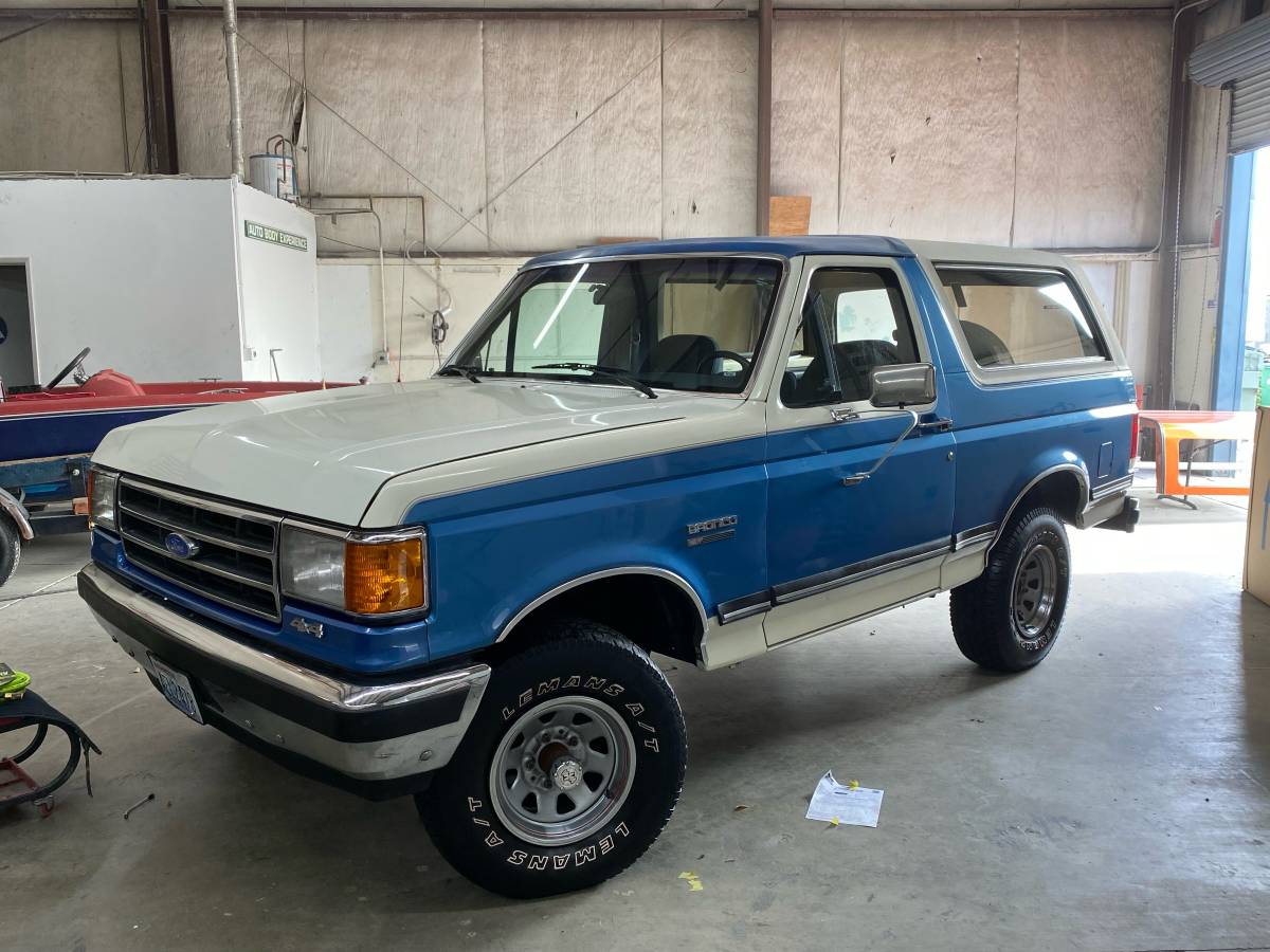 Ford-Bronco-1989-4