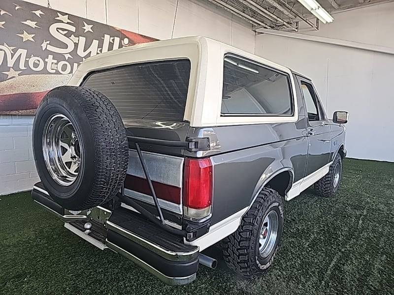 Ford-Bronco-1989-4