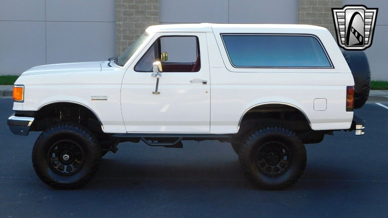 Ford-Bronco-1989-4